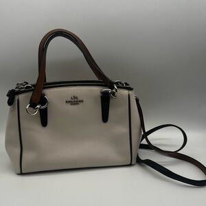 Coach Christie Carryall w/Contrasting Trim. A rare find in the cream color!